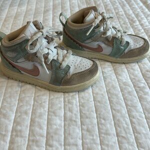 Toddler girl size 9 Nike Air Jordan 1s. Seafoam, light pink, white.